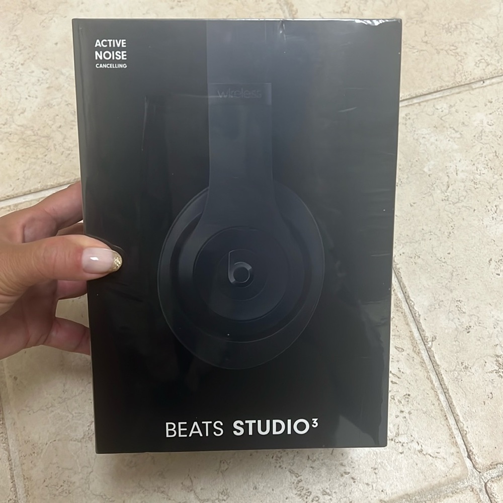 NWT Beats Studio 3 Noise Cancelling Headphones